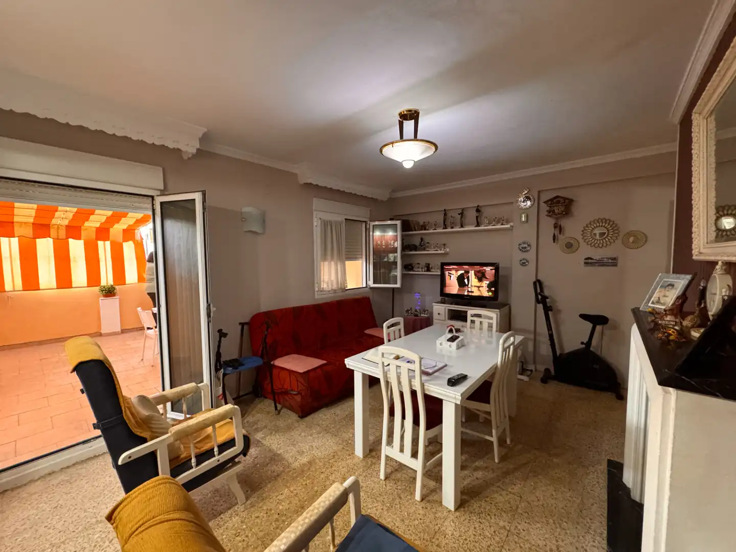 Sala de estar de Dúplex en venta en Cádiz con Terraza, Trastero y Amueblado