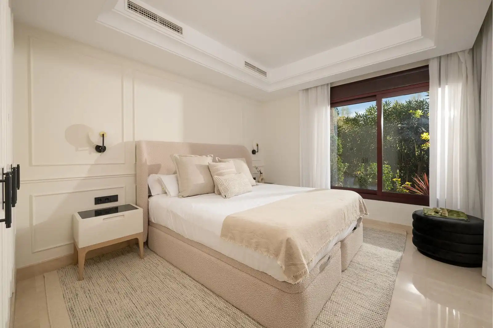 Dormitori de Apartament en venda en Marbella amb Aire condicionat, Terrassa i Traster