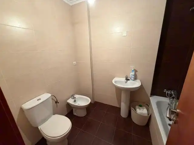 Baño de Apartamento en venta en Onzonilla con Calefacción y Parquet