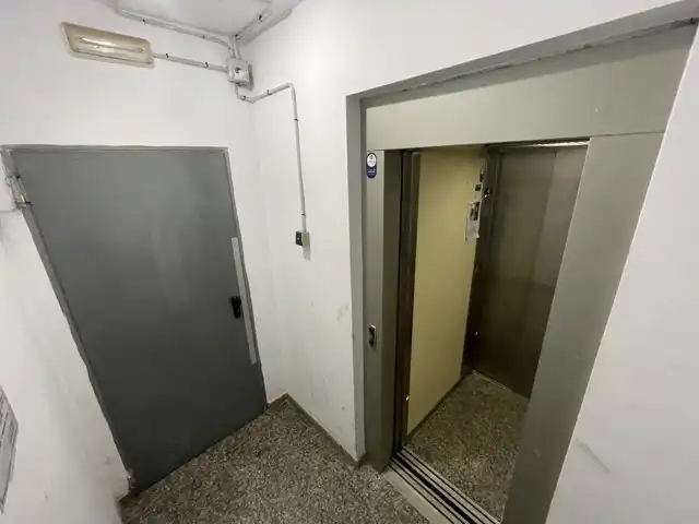 Aparcament amb ascensor en venda a Calle José Isbert, imagen 6