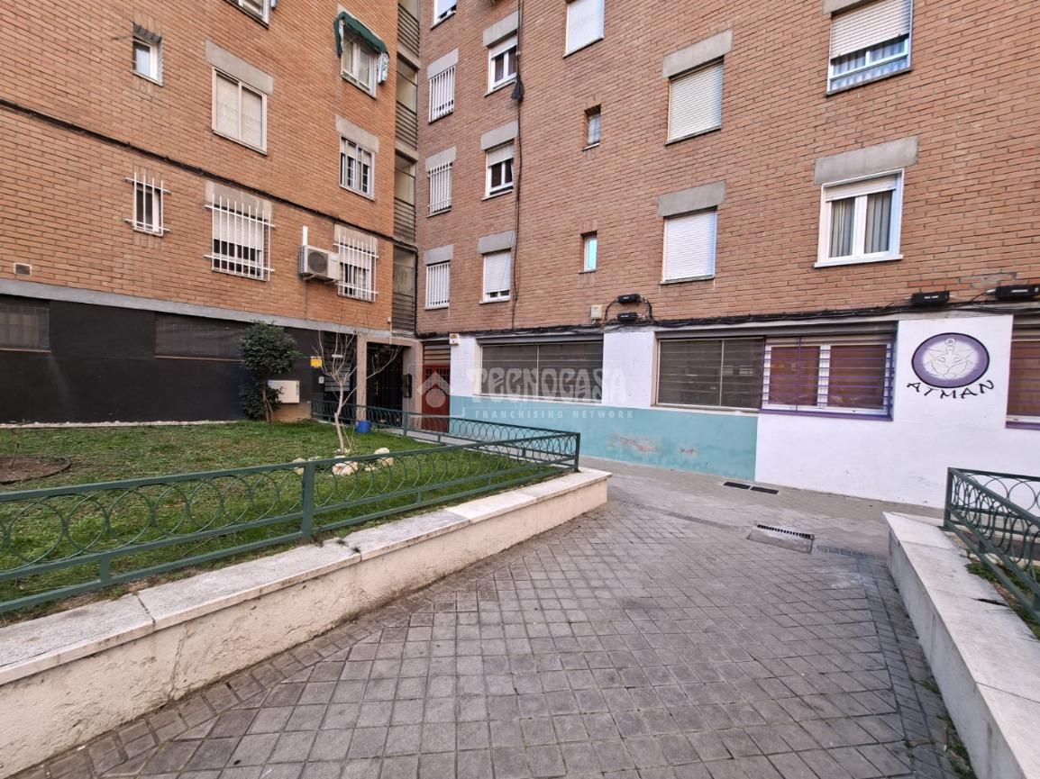 Vista exterior de Local de lloguer en Leganés