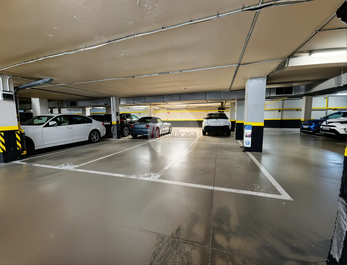 Parking of Attic for rent in Pozuelo de Alarcón  with Air Conditioner, Heating and Parquet flooring