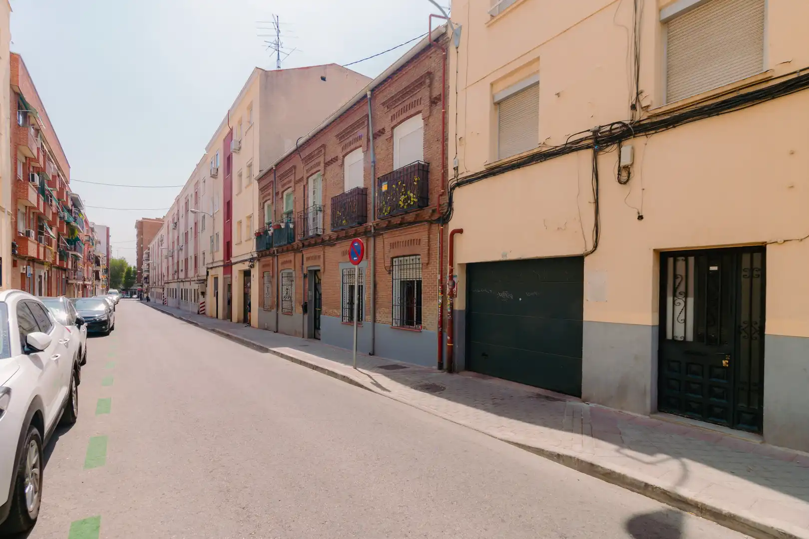 Exterior view of Ground floor for sale in Madrid  with Furnished