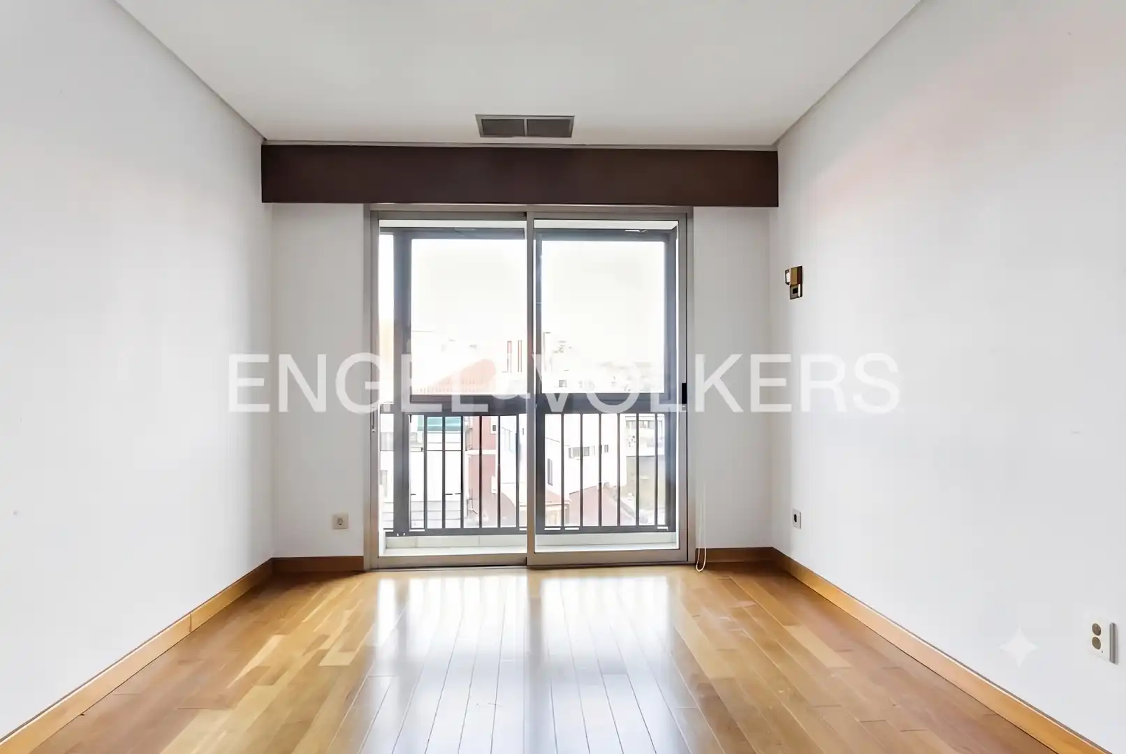 Living room of Flat for rent in Madrid  with Air Conditioner, Heating and Furnished