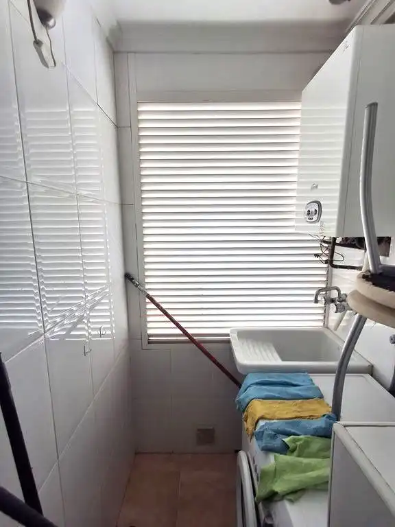 Baño de Piso en venta en La Roda con Calefacción, Trastero y Balcón