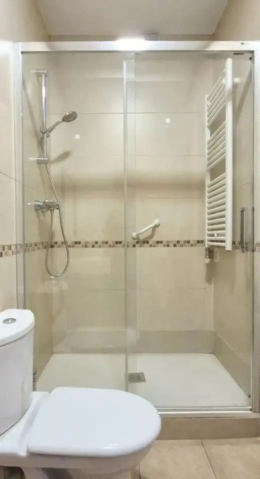 Baño de Piso en venta en Terrassa con Calefacción y Balcón
