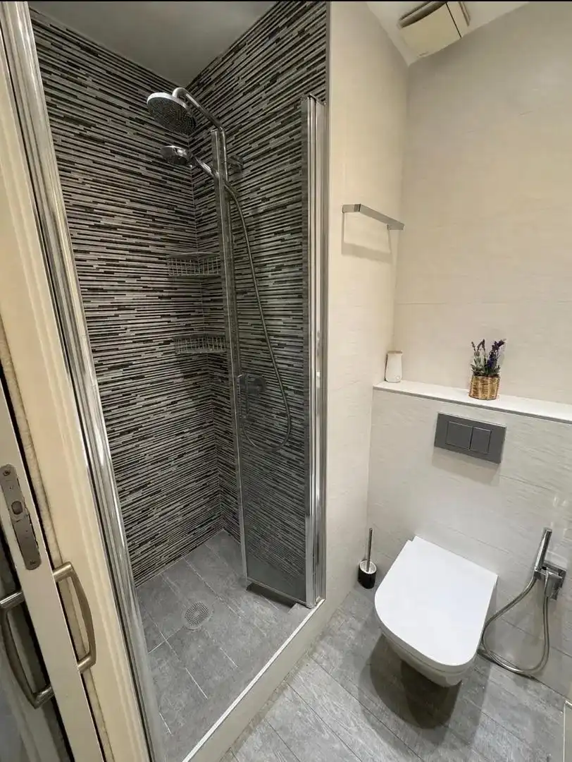 Bany de Apartament en venda en Barcelona amb Parquet i Balcó