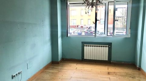 Foto 2 de Piso en venta en Alisal - San Román, Santander