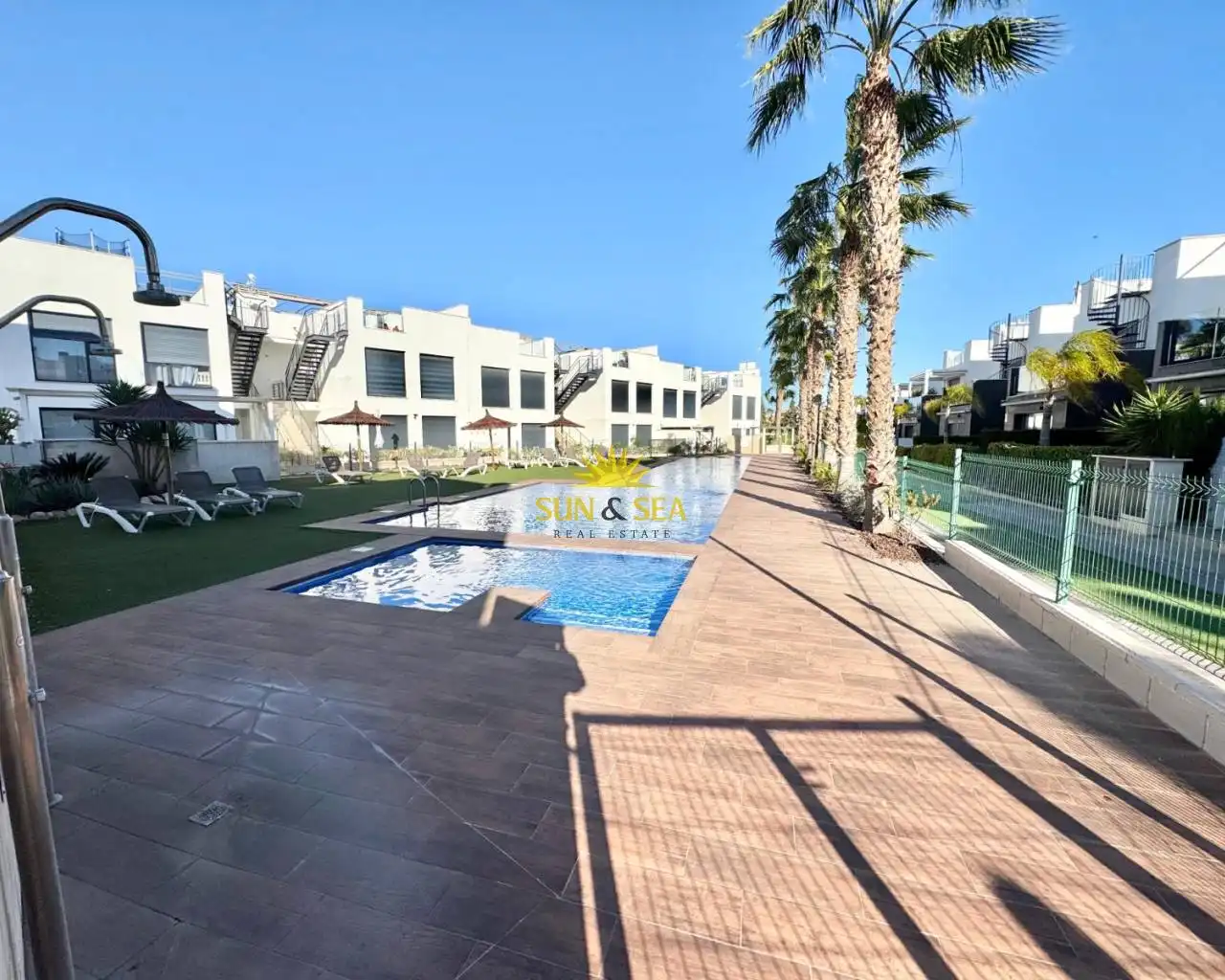 Piscina de Casa o xalet de lloguer en Torrevieja amb Aire condicionat, Calefacció i Jardí privat