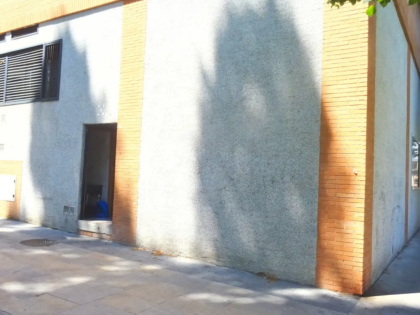 Vista exterior de Local de lloguer en Tres Cantos