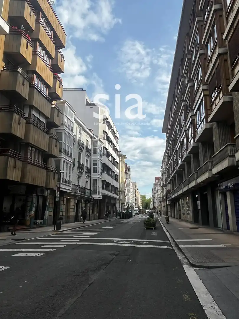 Vista exterior de Piso en venta en Vitoria - Gasteiz con Calefacción