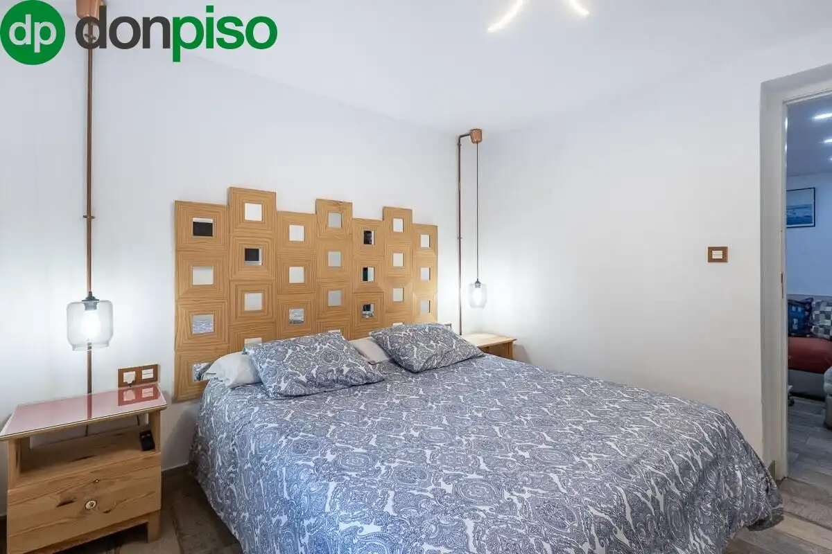 Habitación de Piso en venta en Granada con Aire acondicionado