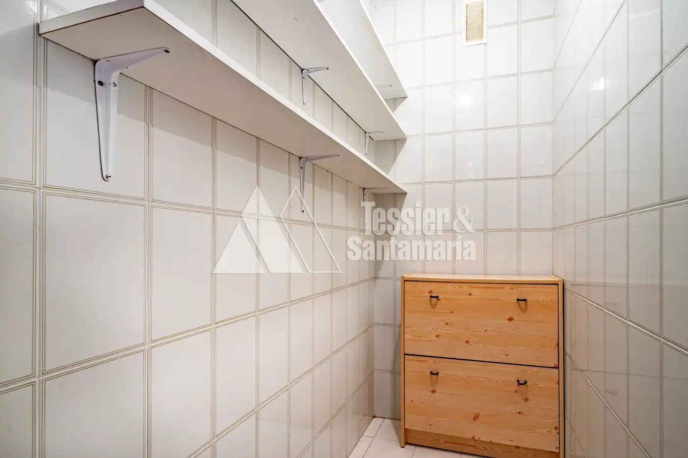 Habitación de Piso en venta en Gijón  con Calefacción, Trastero y Amueblado