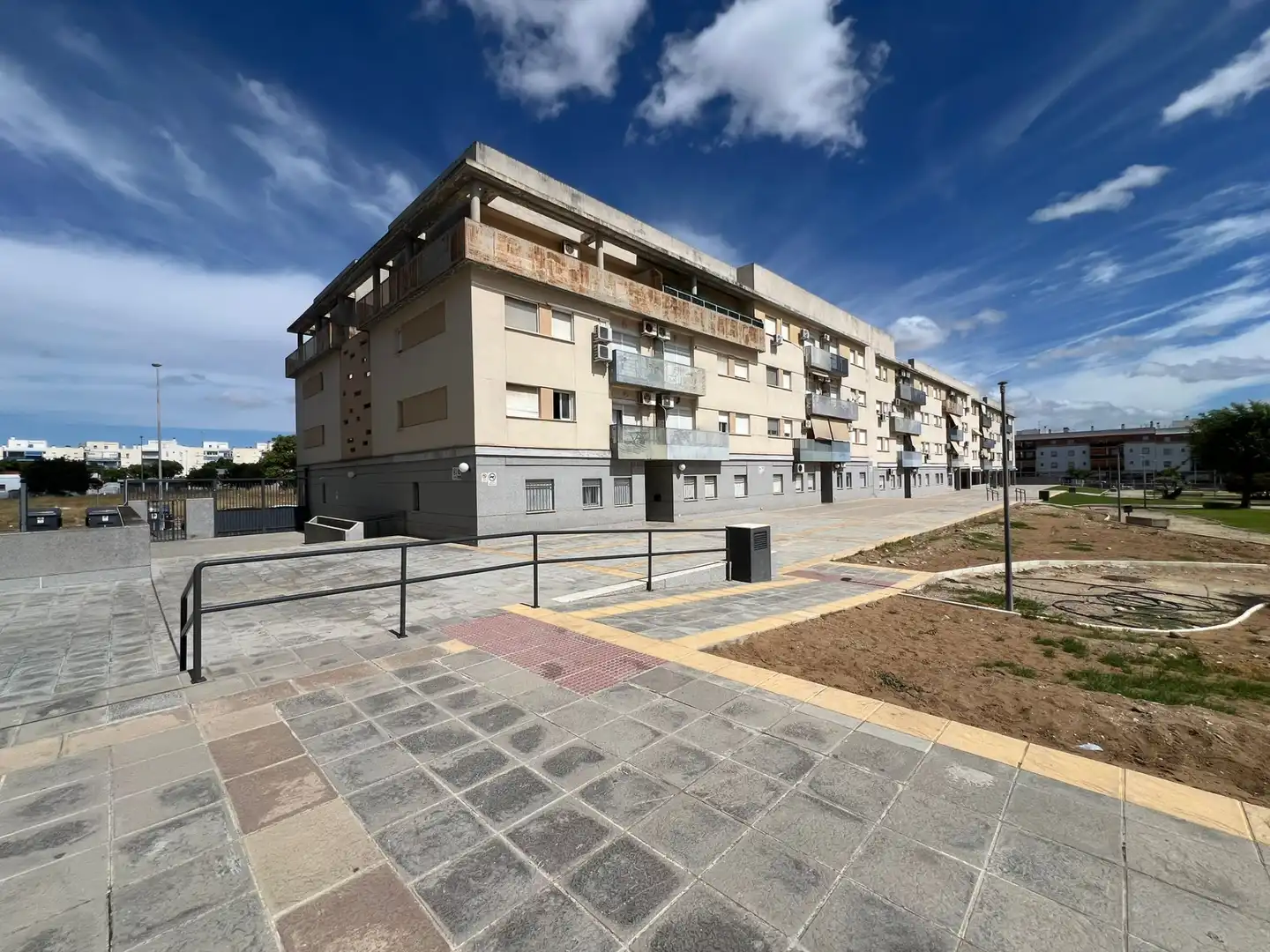 Vista exterior de Pis en venda en Jerez de la Frontera amb Aire condicionat, Terrassa i Traster