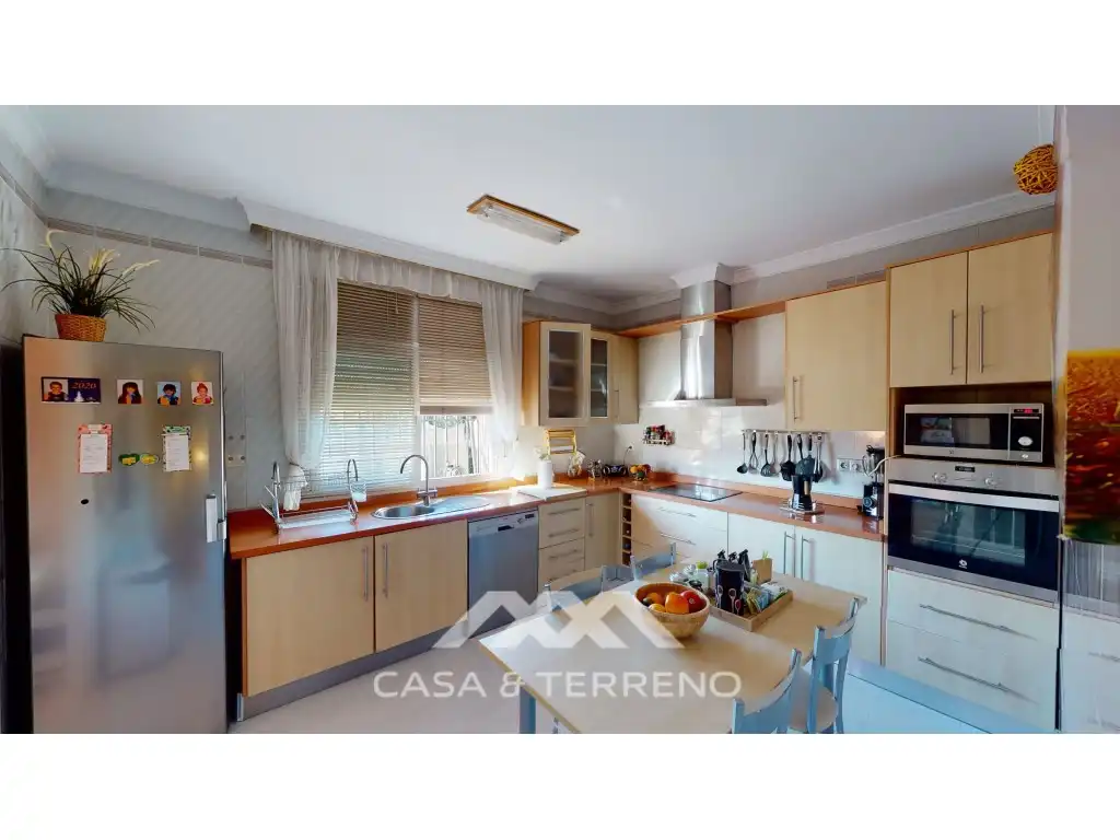 Cuina de Casa o xalet en venda en Vélez-Málaga amb Aire condicionat, Jardí privat i Terrassa