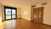 Living room of Flat for sale in  Logroño  with Air Conditioner, Heating and Terrace