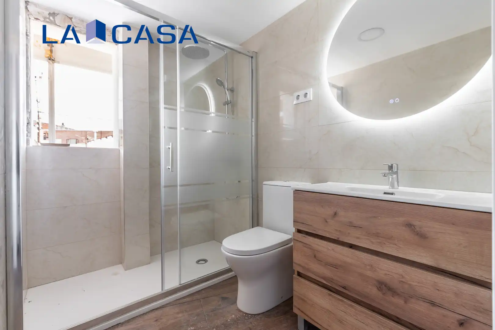 Baño de Piso en venta en Madrid con Calefacción y Terraza