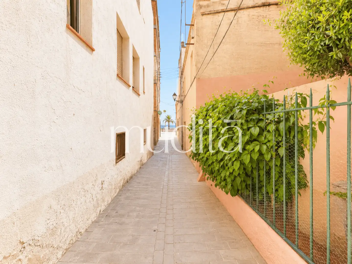 Vista exterior de Casa adosada en venta en El Masnou con Trastero y Balcón