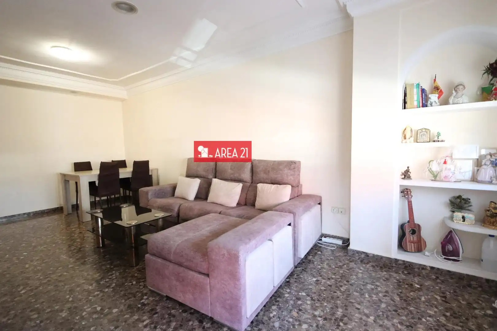 Piso en venta en La Pobla de Vallbona con Trastero y Balcón