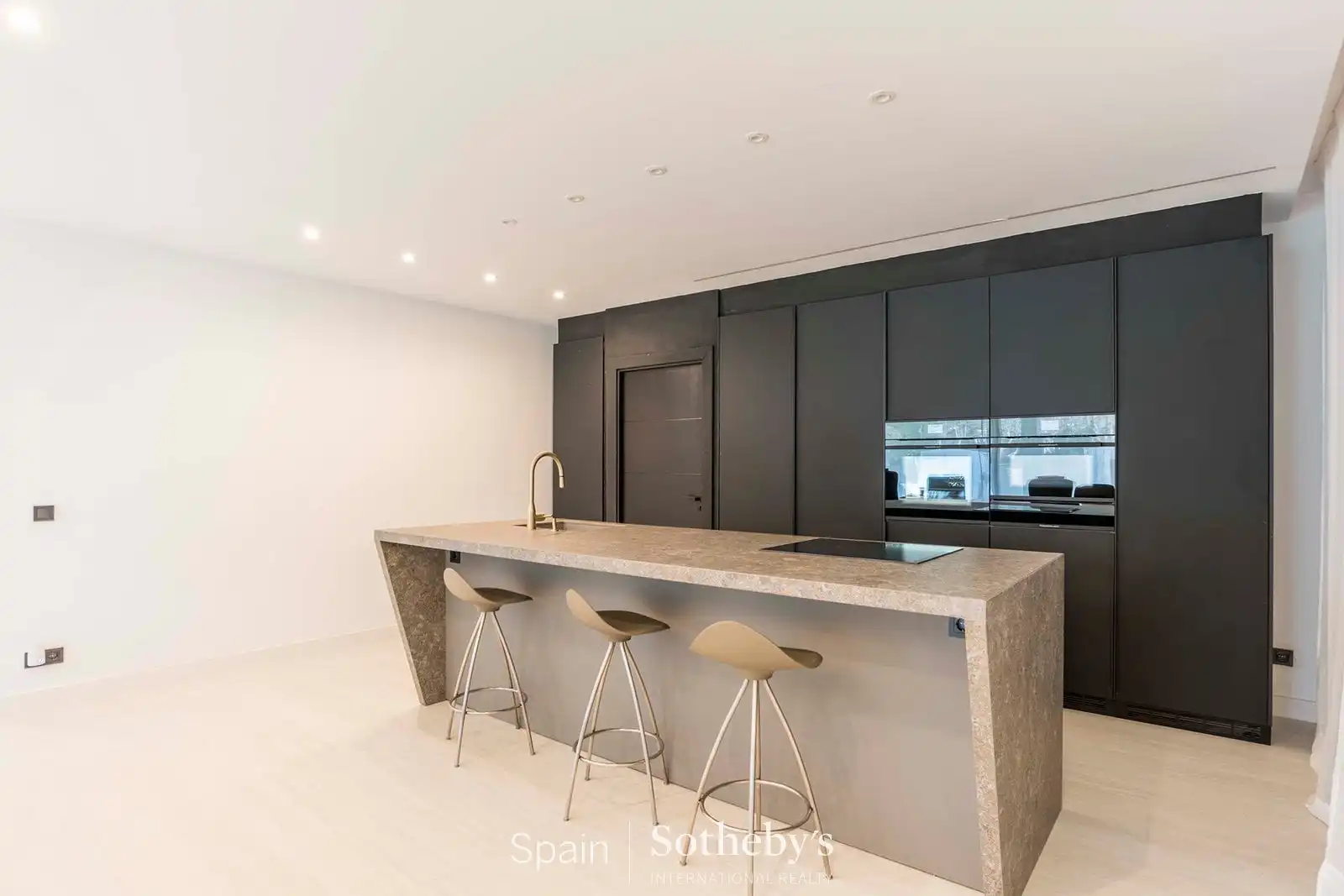 Houses for sale in Calle del Caballo, Somosaguas