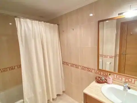 Bany de Pis en venda en Sanxenxo amb Terrassa