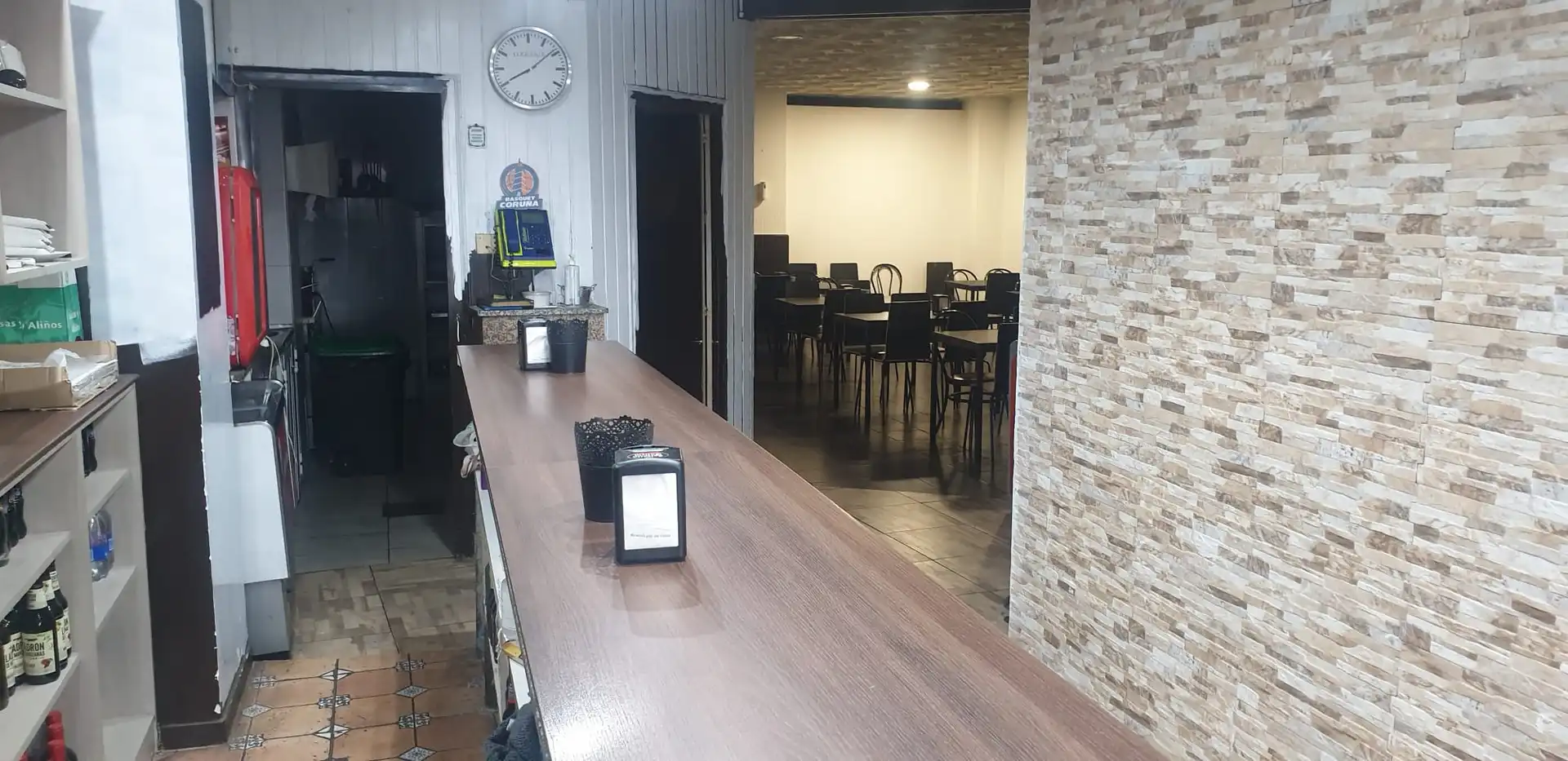 Local en traspaso en Avenida Linares Rivas, Ensanche