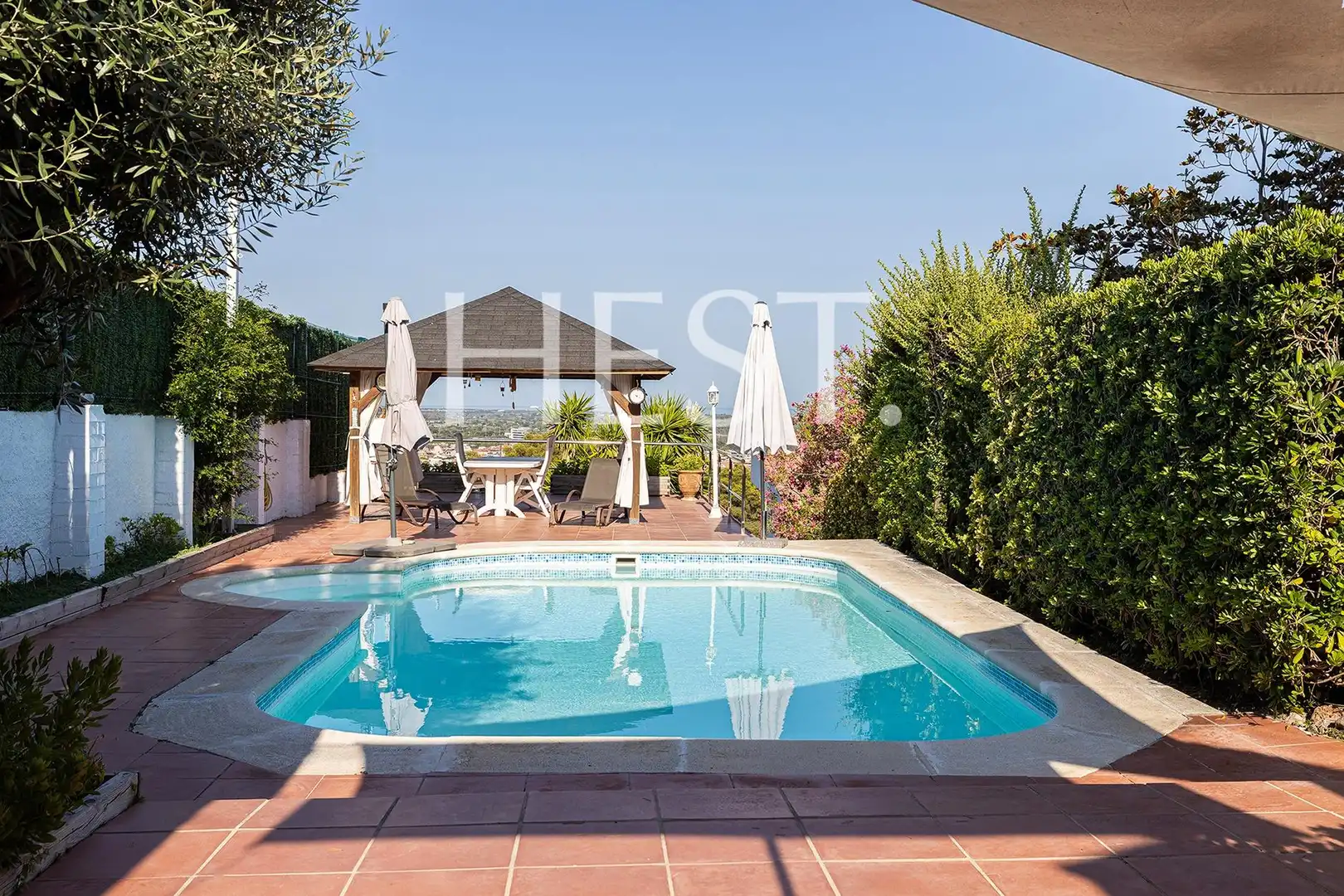 Piscina de Casa o chalet en venta en Castelldefels con Calefacción, Jardín privado y Parquet