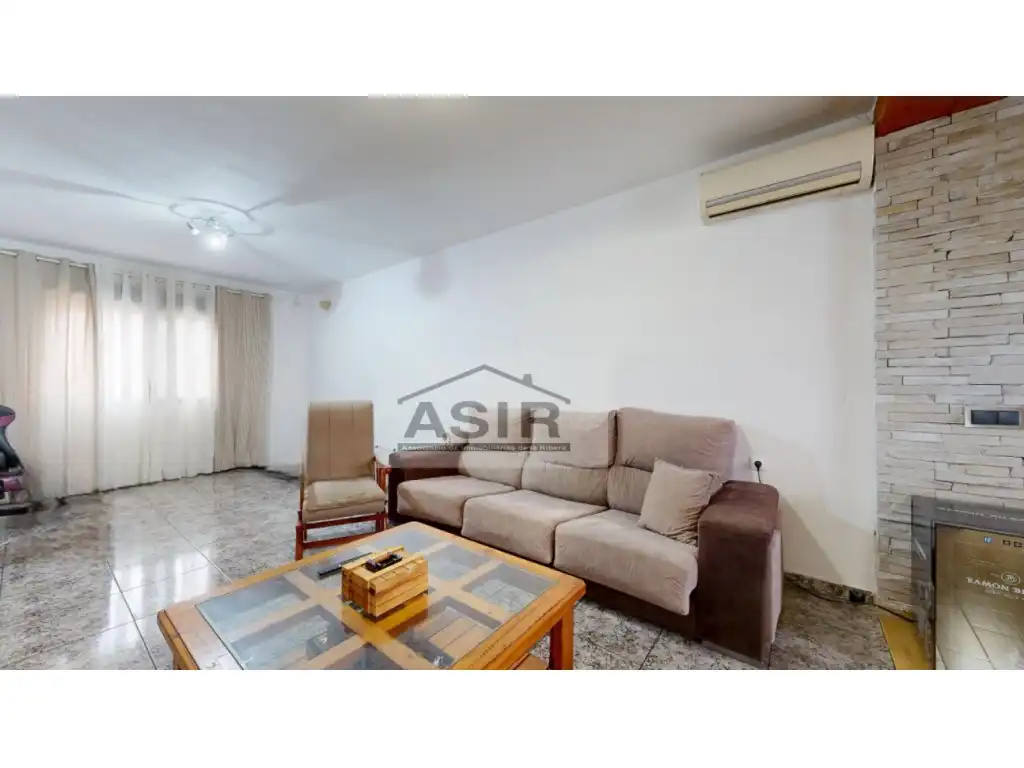 Sala d'estar de Casa o xalet en venda en La Pobla Llarga amb Aire condicionat i Terrassa