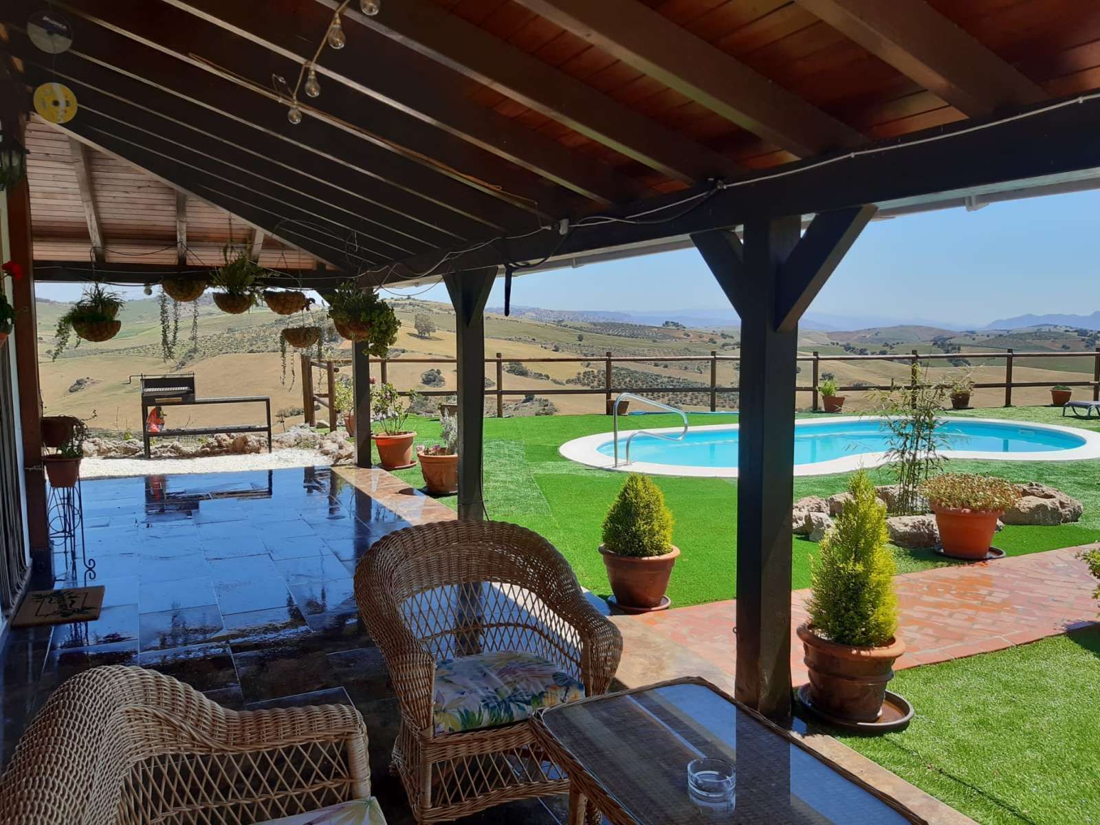 Apartment to share in Alozaina