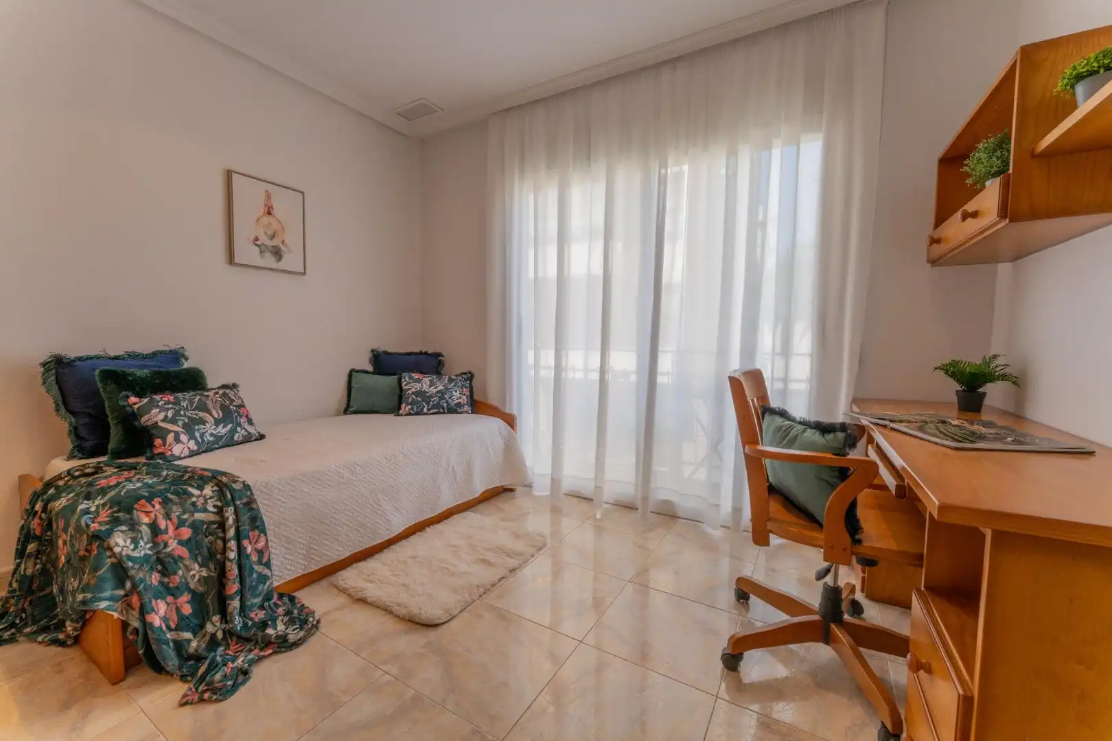 Habitación de Piso en venta en Elche / Elx con Aire acondicionado, Amueblado y Balcón