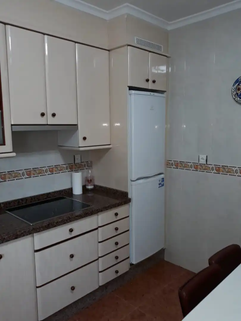 Cuina de Pis en venda en Gijón  amb Calefacció, Parquet i Traster