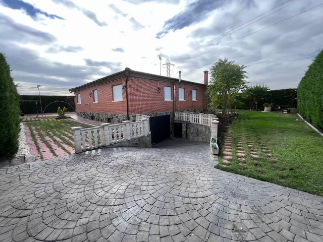 Casa-chalet en Alquiler en N/A, -1 en Cubillas de Santa Marta