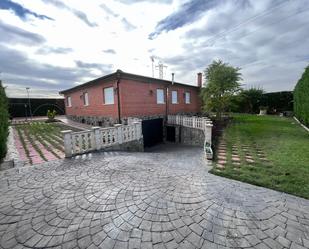 Vista exterior de Casa o xalet de lloguer en Cubillas de Santa Marta amb Terrassa