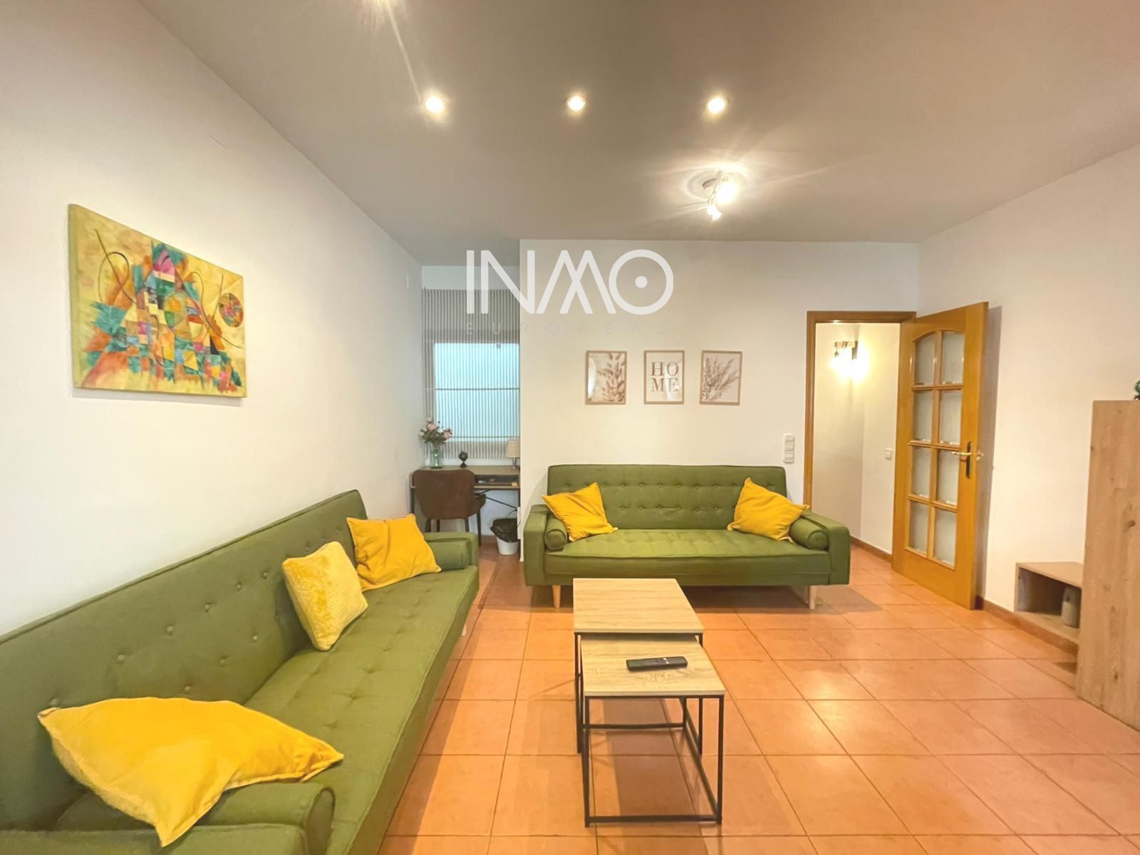 Vista exterior de Pis en venda en Rubí amb Aire condicionat i Terrassa