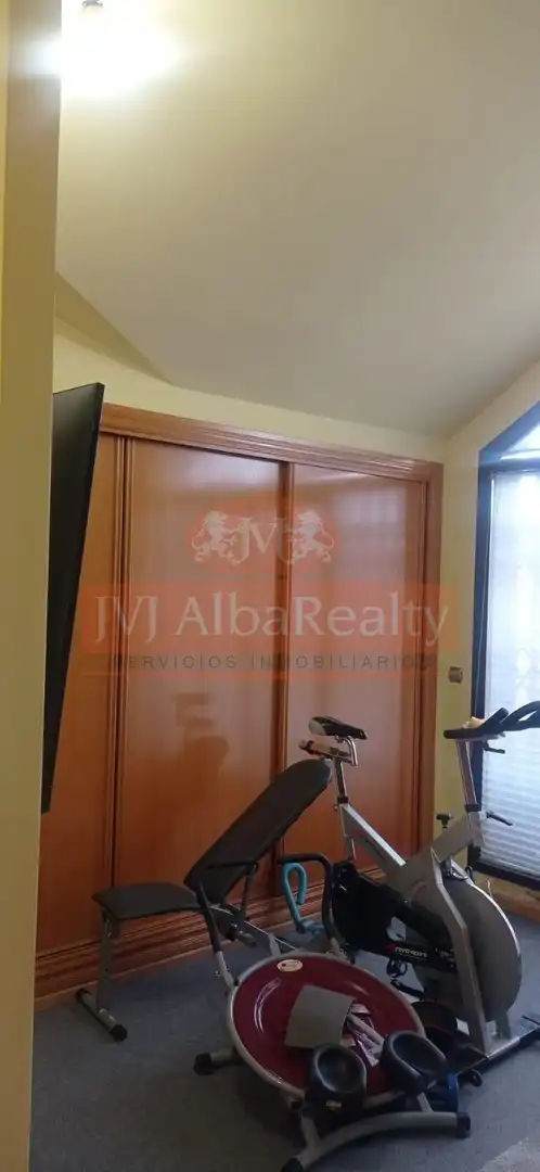 Habitación de Casa adosada en venta en Albacete con Aire acondicionado, Calefacción y Jardín privado