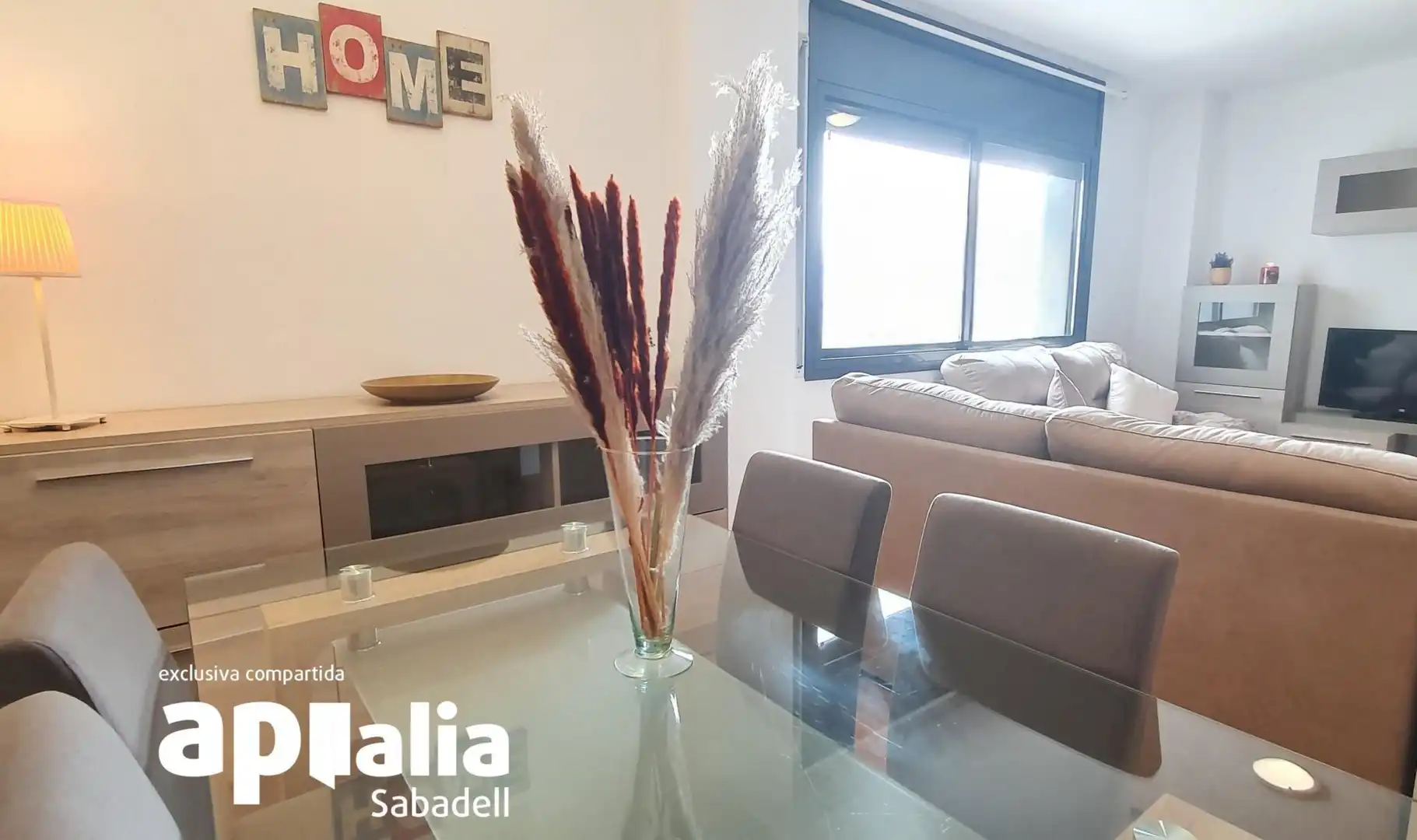 Sala d'estar de Pis en venda en Centre - Sant Oleguer