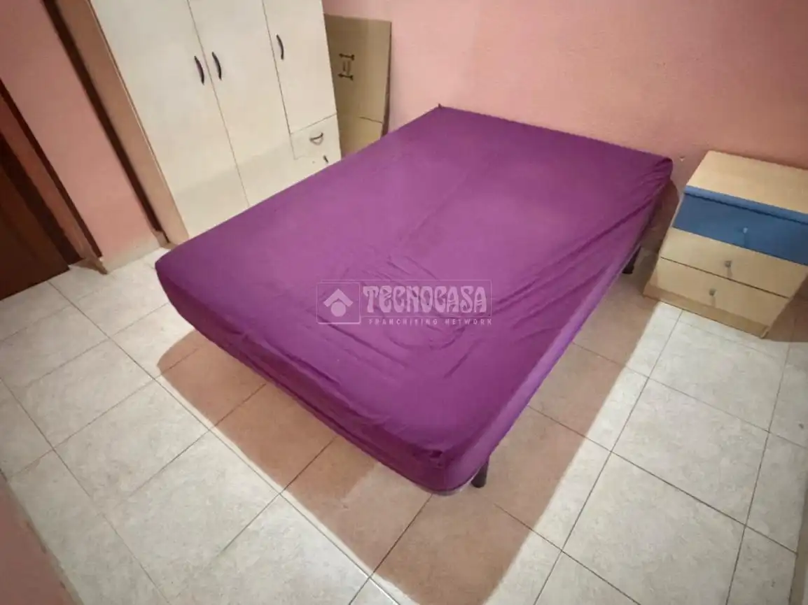Bedroom of Flat for sale in Valencia  with Air Conditioner and Balcony