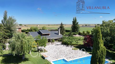 Fantástico chalet con piscina privada en el histórico municipio de Villanubla, Valladolid.