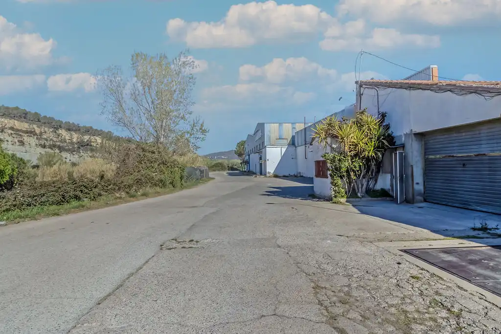 Vista exterior de Nave industrial en venta en Sant Vicenç de Castellet