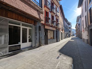 Business premises for sale in Mayor Kalea 19