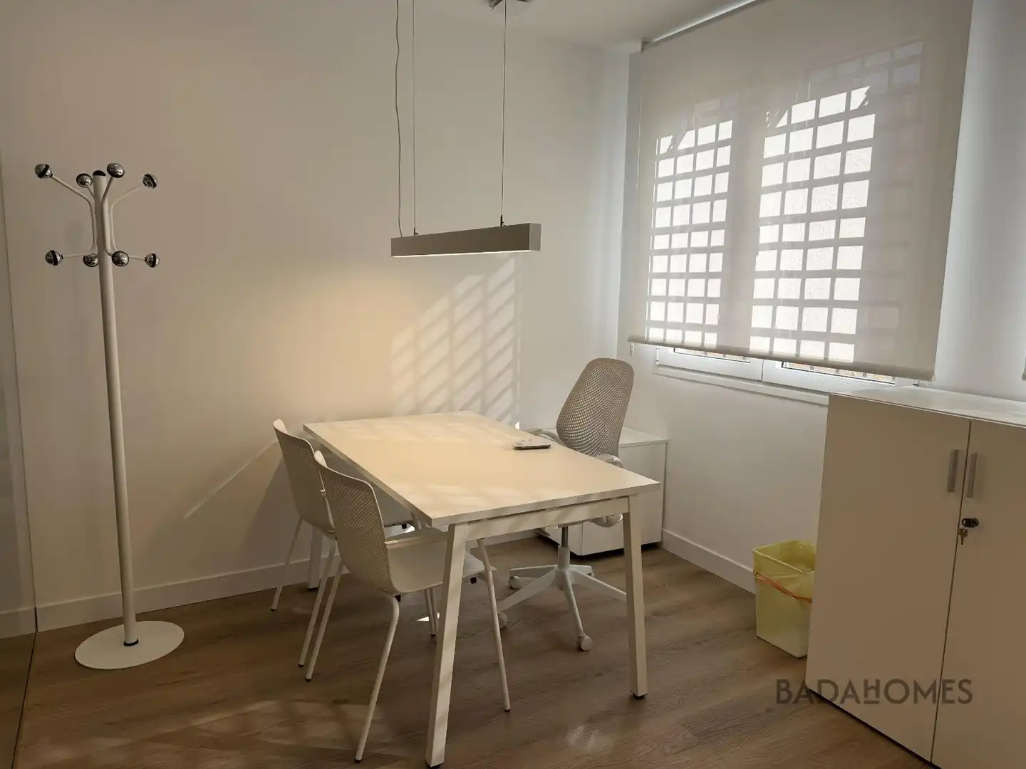 Esszimmer von Büro zur Miete in Badajoz mit Klimaanlage, Heizung und Möbliert