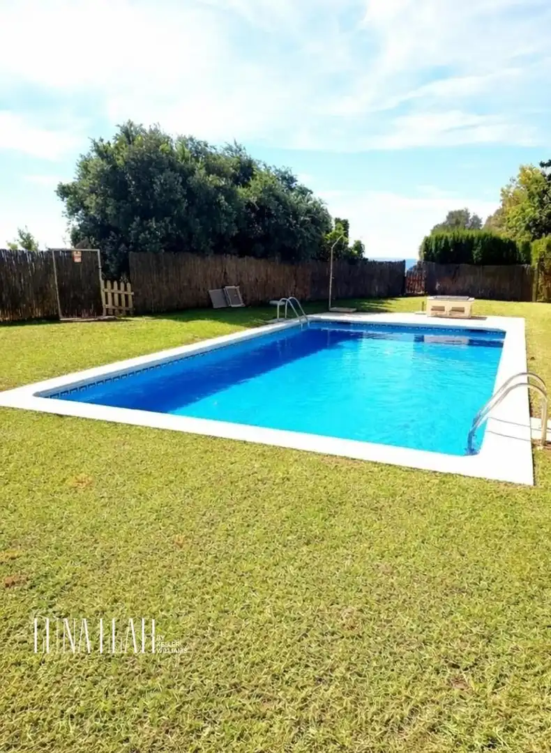 Piscina de Casa adosada en venda en Sitges amb Calefacció, Jardí privat i Parquet