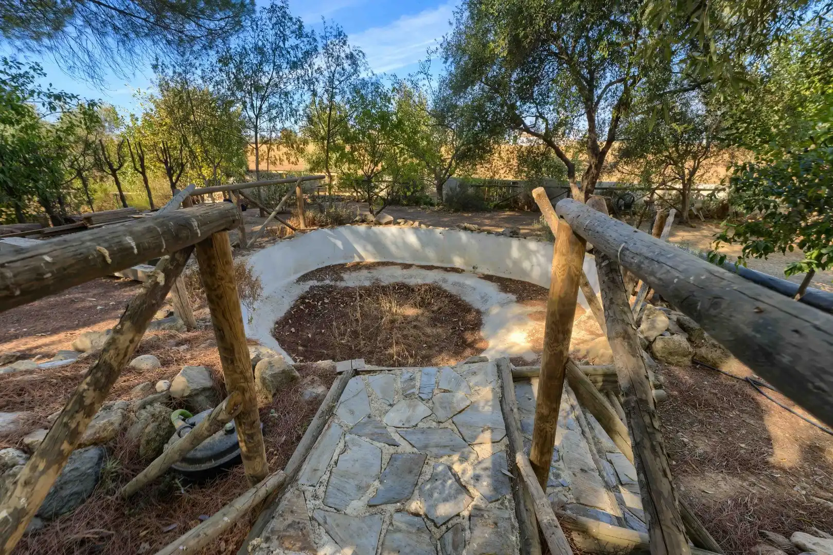 Jardín de Casa o chalet en venta en Sanlúcar la Mayor con Aire acondicionado, Jardín privado y Trastero