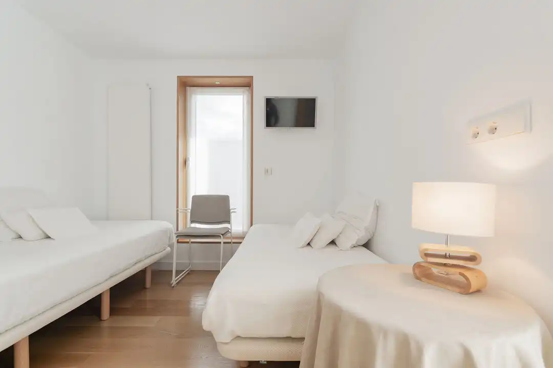 Habitación de Ático en venta en  Pamplona / Iruña con Calefacción, Terraza y Alarma