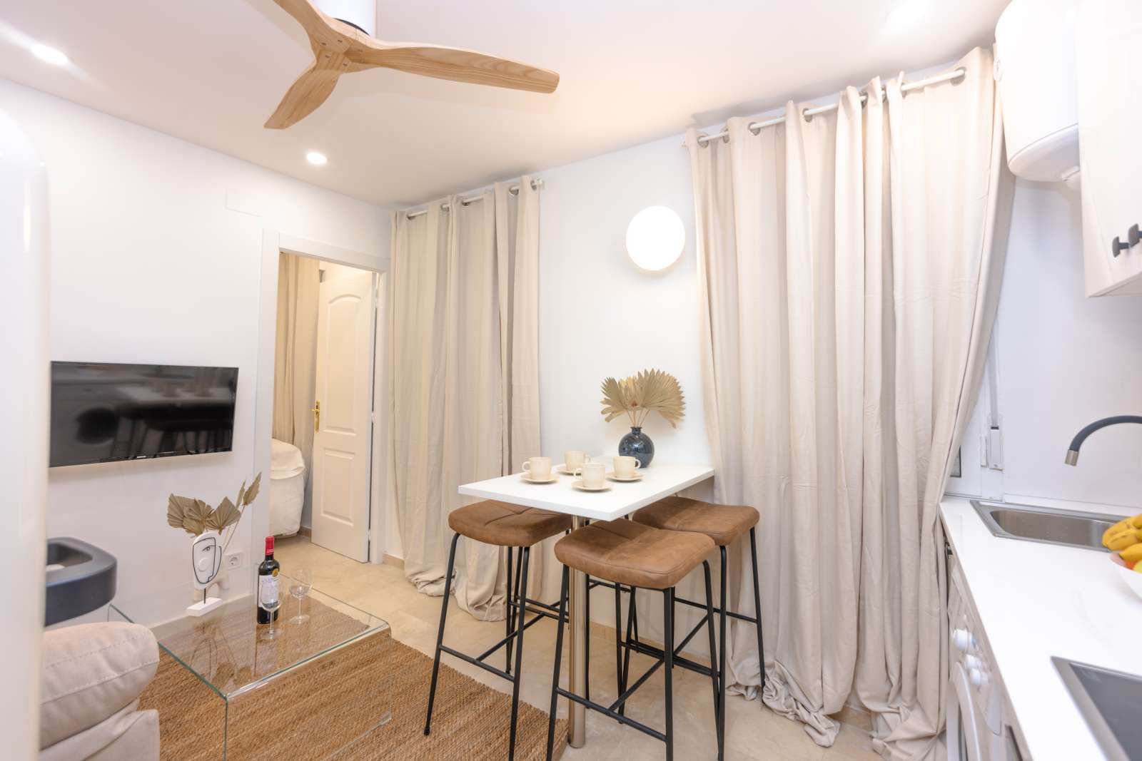 Dormitori de Apartament per a compartir en  Madrid Capital amb Aire condicionat i Terrassa