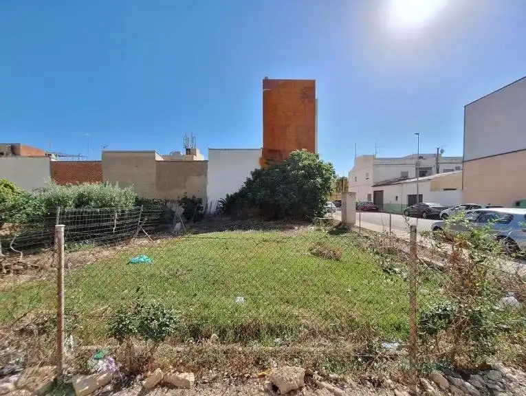 Terreny residencial en venda a Miramar