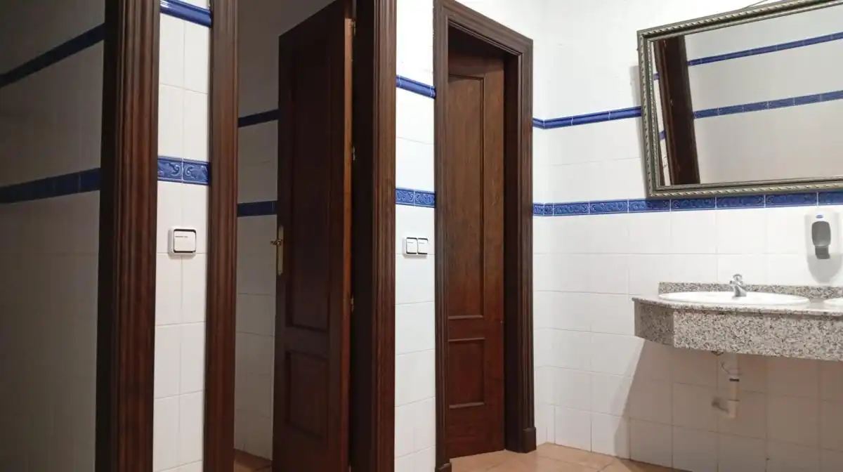 Badezimmer von Gebäude zum Verkauf in Monachil