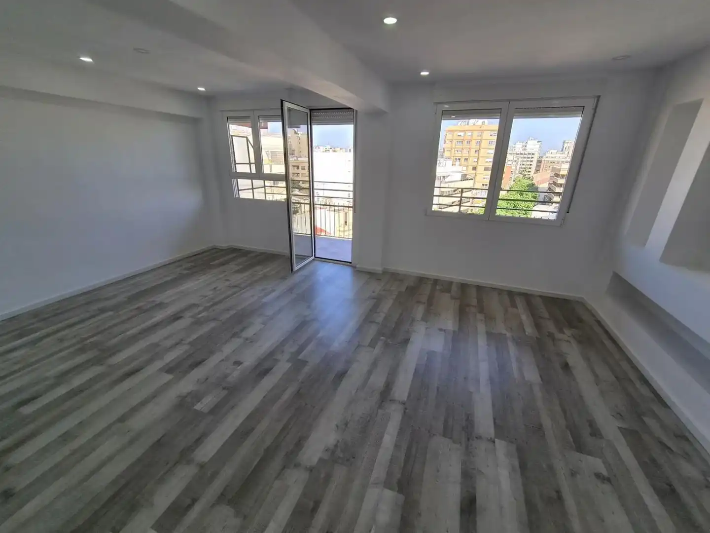 Sala d'estar de Pis de lloguer en Vila-real amb Parquet i Terrassa