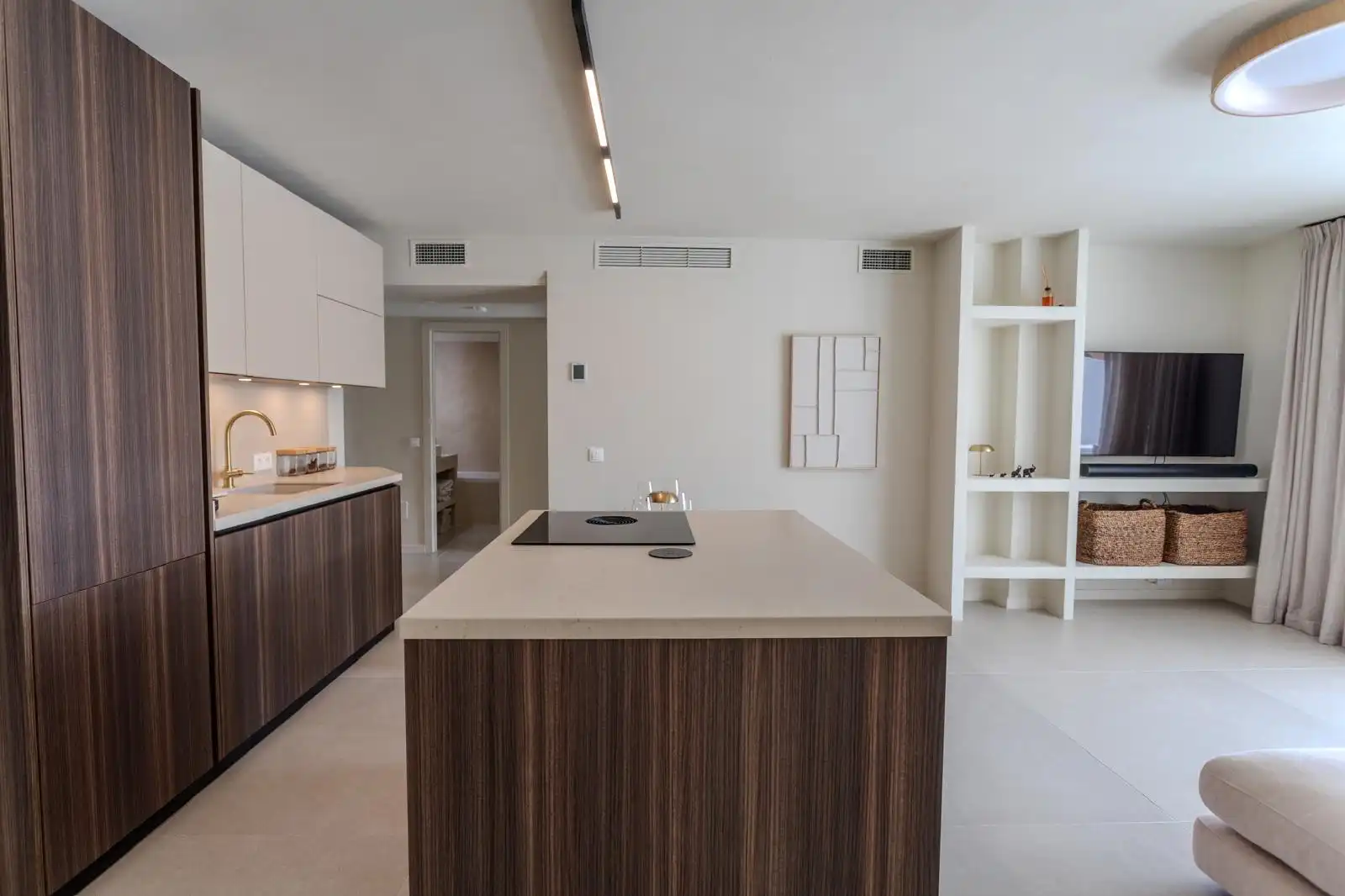 Cocina de Apartamento de alquiler en Estepona con Aire acondicionado, Terraza y Piscina