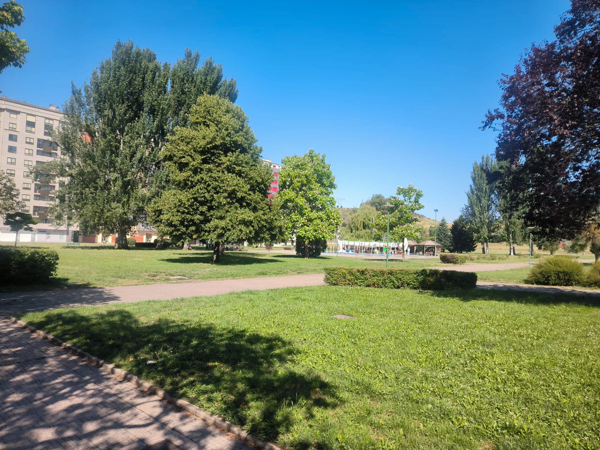 Vista exterior de Pis en venda en Burgos Capital amb Calefacció, Parquet i Terrassa